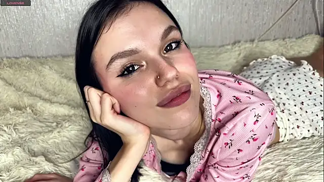 Snapshot of StacieGregoreski chatting on December 16, 12:10 pm StacieGregoreski online show from December 16, 12:10 pm