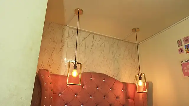 Snapshot of rosse_channel__ chatting on April 18, 12:42 pm rosse channel online show from April 18, 12:42 pm