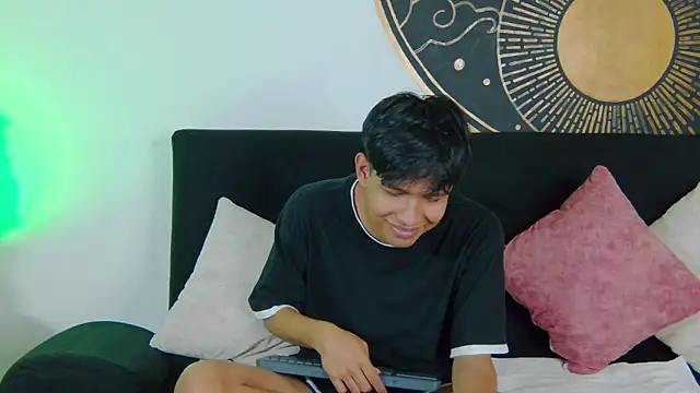 Liam Sinclair online show from February 20, 7:58 pm