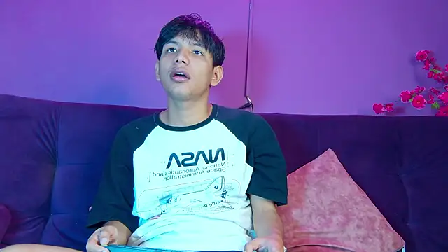 Liam Sinclair online show from March 10, 7:52 pm