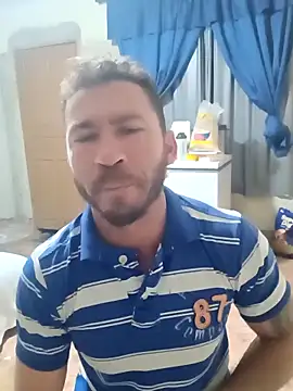 RobertoLuiz84 online show from May 2, 7:02 am