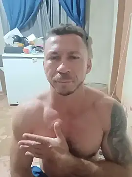 Snapshot of RobertoLuiz84 chatting on July 9, 3:32 am RobertoLuiz84 online show from July 9, 3:32 am