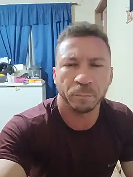 Snapshot of RobertoLuiz84 chatting on July 18, 11:30 pm RobertoLuiz84 online show from July 18, 11:30 pm