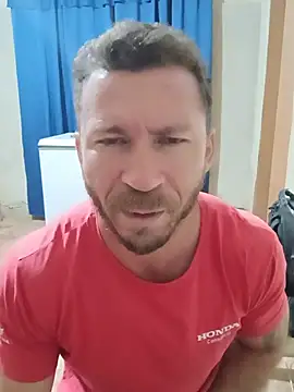 Snapshot of RobertoLuiz84 chatting on August 3, 12:54 pm RobertoLuiz84 online show from August 3, 12:54 pm