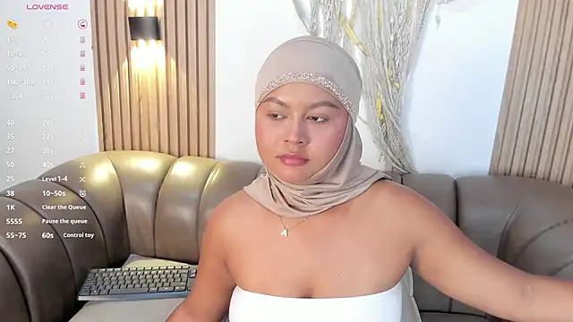 Snapshot of jasmyne_anbar chatting on February 28, 10:44 pm jasmyne anbar online show from February 28, 10:44 pm