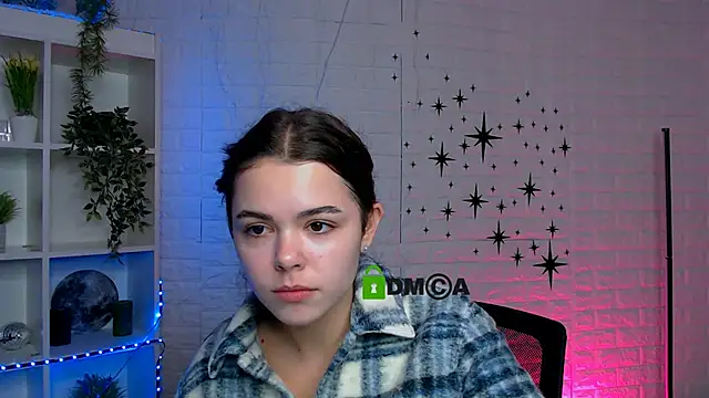 Snapshot of maddycats chatting on November 28, 1:47 pm maddycats online show from November 28, 1:47 pm