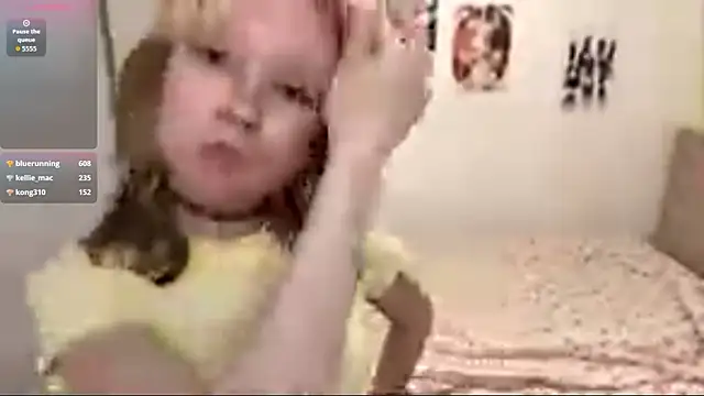 Snapshot of ElfriedaZwack chatting on May 24, 7:19 pm ElfriedaZwack online show from May 24, 7:19 pm