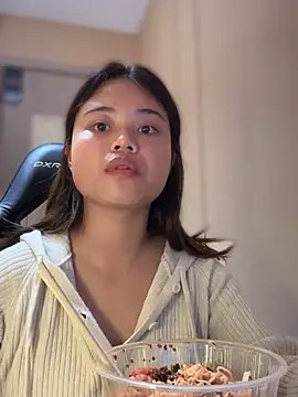 Snapshot of Toffee-00 chatting on December 3, 11:41 am Toffee-00 online show from December 3, 11:41 am