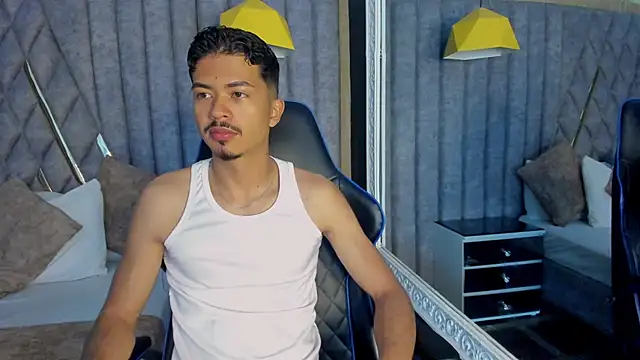 Snapshot of NicolaiKarav chatting on December 1, 12:10 pm NicolaiKarav online show from December 1, 12:10 pm