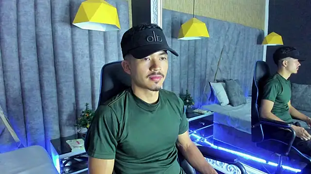 Snapshot of NicolaiKarav chatting on December 14, 12:43 pm NicolaiKarav online show from December 14, 12:43 pm