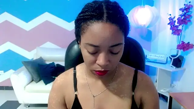 Snapshot of cataleya_eebony chatting on November 30, 11:14 am cataleya eebony online show from November 30, 11:14 am