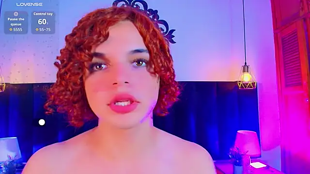 Snapshot of Skyee_angel chatting on May 28, 8:39 pm Skyee angel online show from May 28, 8:39 pm