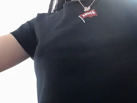 Snapshot of EmiilyCherry chatting on December 15, 9:30 pm EmiilyCherry online show from December 15, 9:30 pm