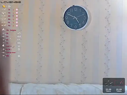 Snapshot of LustfulSarah chatting on October 6, 1:52 pm LustfulSarah online show from October 6, 1:52 pm