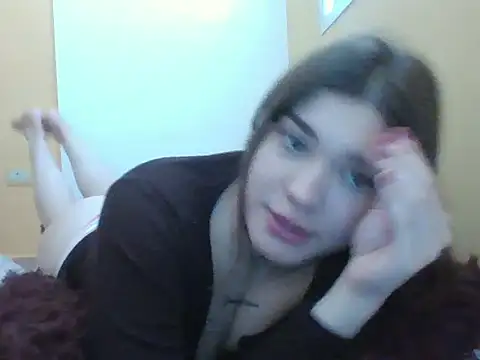 frutillitaaok  online show from March 14, 5:07 pm