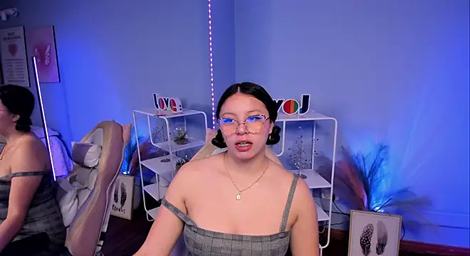 Snapshot of ValeryPalmer chatting on December 16, 11:59 am ValeryPalmer online show from December 16, 11:59 am