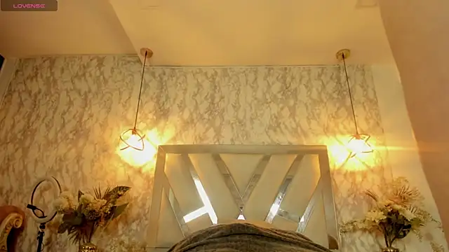 Snapshot of Mysterius_Woman chatting on June 14, 11:01 am Mysterius Woman online show from June 14, 11:01 am