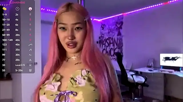 EIeniVanwart online show from February 26, 5:34 pm