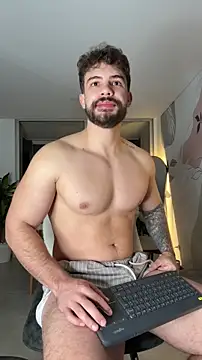 Valenthino Salvatore online show from March 5, 3:13 am