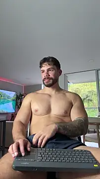 Snapshot of Valenthino_Salvatore chatting on May 16, 10:41 pm Valenthino Salvatore online show from May 16, 10:41 pm