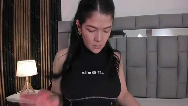 Snapshot of amaia_santini chatting on July 23, 7:23 pm amaia santini online show from July 23, 7:23 pm