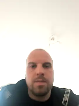 Snapshot of Phoenix2310 chatting on December 18, 8:42 am Phoenix2310 online show from December 18, 8:42 am