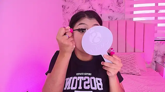 Snapshot of katsumi_yan chatting on December 2, 7:20 pm katsumi yan online show from December 2, 7:20 pm