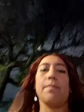 Snapshot of Eveeelyn25 chatting on December 16, 1:21 am Eveeelyn25 online show from December 16, 1:21 am