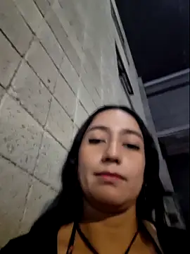 Eveeelyn25 online show from May 3, 12:38 am