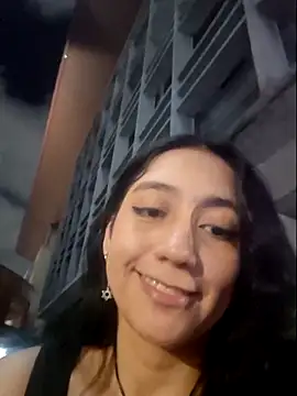 Snapshot of Eveeelyn25 chatting on June 18, 1:17 am Eveeelyn25 online show from June 18, 1:17 am