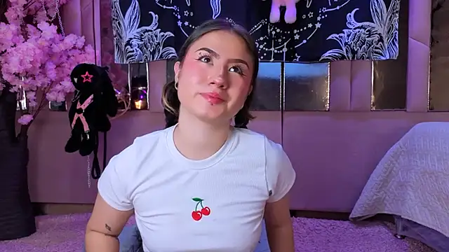 Snapshot of Naomistart chatting on December 2, 8:48 pm Naomistart online show from December 2, 8:48 pm