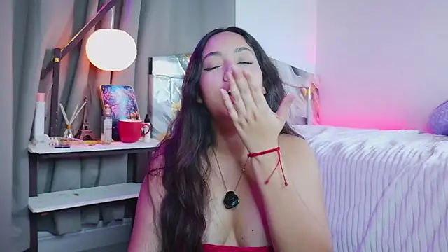 Snapshot of EmmaDembers chatting on December 13, 7:53 pm EmmaDembers online show from December 13, 7:53 pm