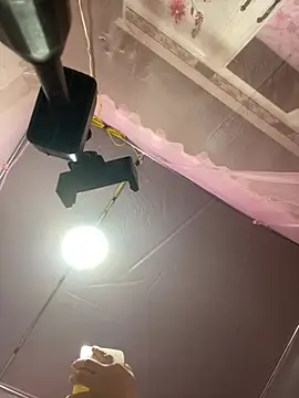 One-two22 online show from March 5, 11:01 pm