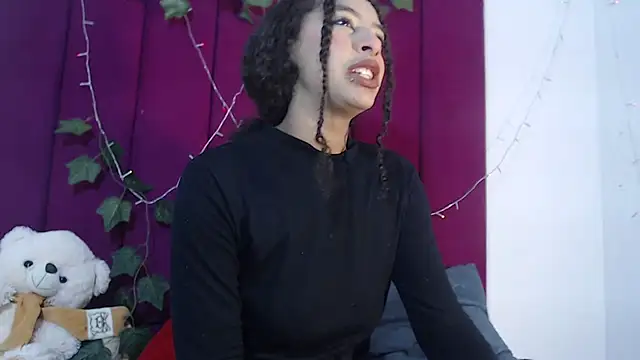 Snapshot of Tinyy_Star chatting on December 14, 7:07 pm Tinyy Star online show from December 14, 7:07 pm