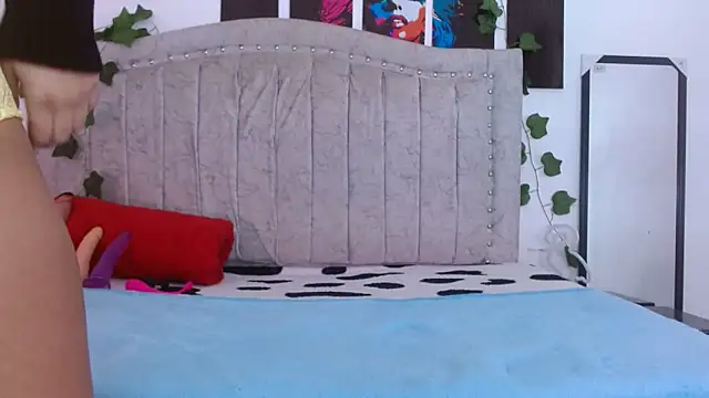 Tinyy Star online show from February 12, 3:07 pm