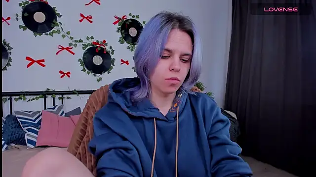 LiraBelle online show from May 4, 3:13 am