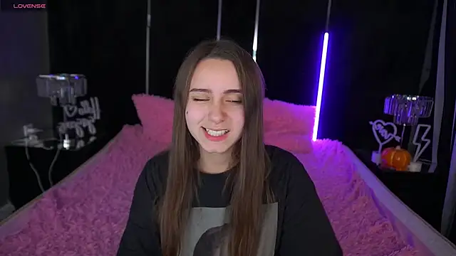 Snapshot of TinyNatalie chatting on November 26, 3:02 pm TinyNatalie online show from November 26, 3:02 pm