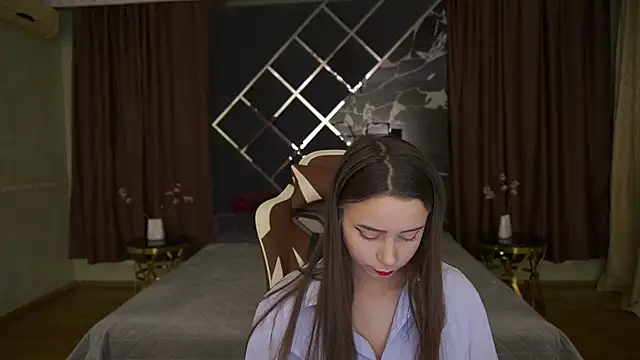 Snapshot of TinyNatalie chatting on December 13, 9:53 pm TinyNatalie online show from December 13, 9:53 pm