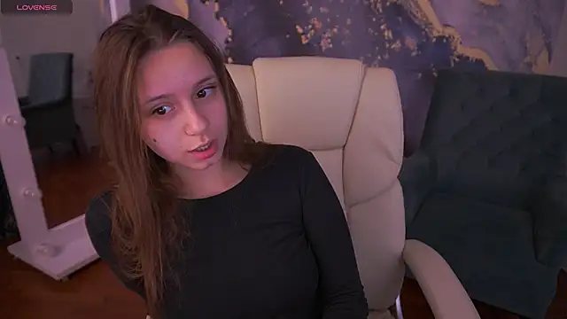 TinyNatalie online show from May 2, 6:07 am