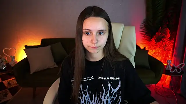 TinyNatalie online show from June 29, 7:25 pm