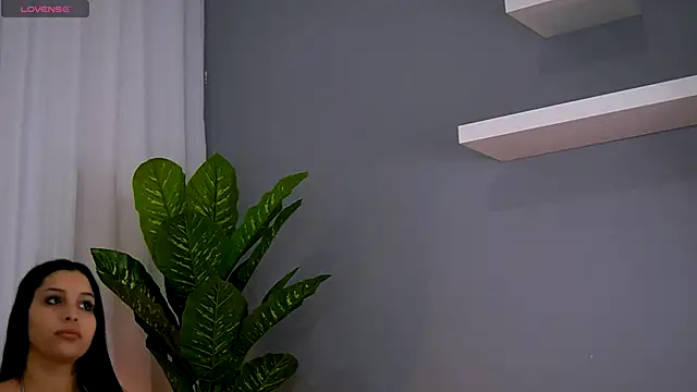 Snapshot of VanessaSinX chatting on December 5, 8:27 pm VanessaSinX online show from December 5, 8:27 pm