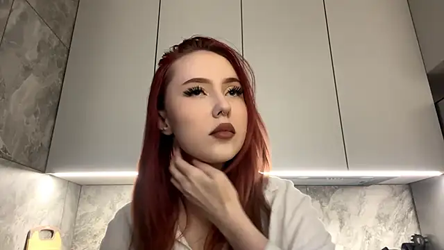 Snapshot of DaphineMckoy chatting on December 1, 8:19 am DaphineMckoy online show from December 1, 8:19 am