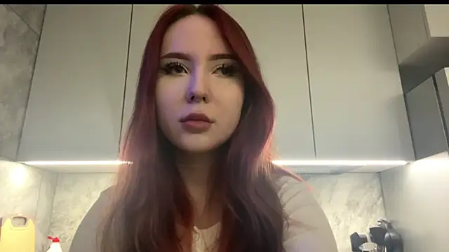 Snapshot of DaphineMckoy chatting on December 4, 6:12 am DaphineMckoy online show from December 4, 6:12 am