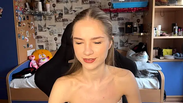 Snapshot of JesicaMortensen chatting on December 22, 8:44 am JesicaMortensen online show from December 22, 8:44 am