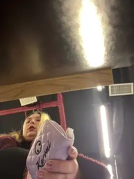 KateBurlesk online show from March 15, 6:08 am