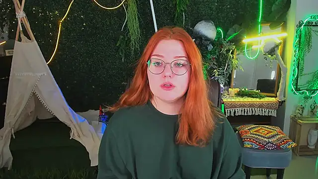 Snapshot of StaceyJensen chatting on December 3, 5:37 am StaceyJensen online show from December 3, 5:37 am