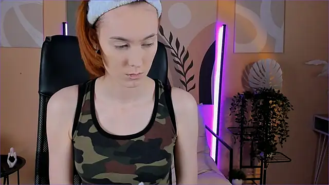 Snapshot of SierraHarper chatting on December 16, 4:23 pm SierraHarper online show from December 16, 4:23 pm