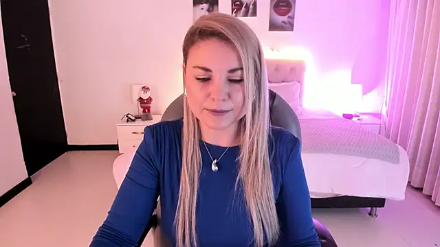 Snapshot of Violeta_Hotter chatting on November 28, 11:02 am Violeta Hotter online show from November 28, 11:02 am