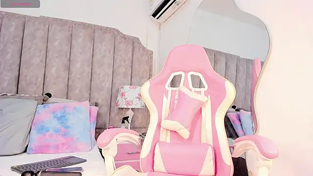 MilanJackson online show from January 15, 2:21 pm