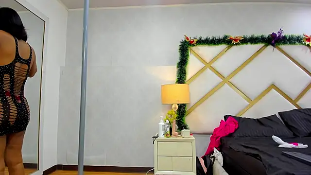 DayanBrown online show from December 14, 2:55 pm